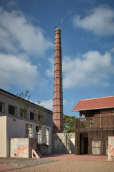 Kocanda Kravsko, ORA:Vedle komína recepce a zázemí pro zaměstnance