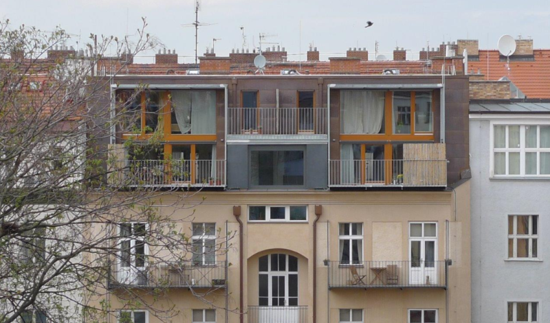 LÁBUS AA - Architektonický ateliér, rekonstrukce a nástavba bytového domu