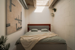 Ložnice (Byt ve vnitrobloku; BekArch)