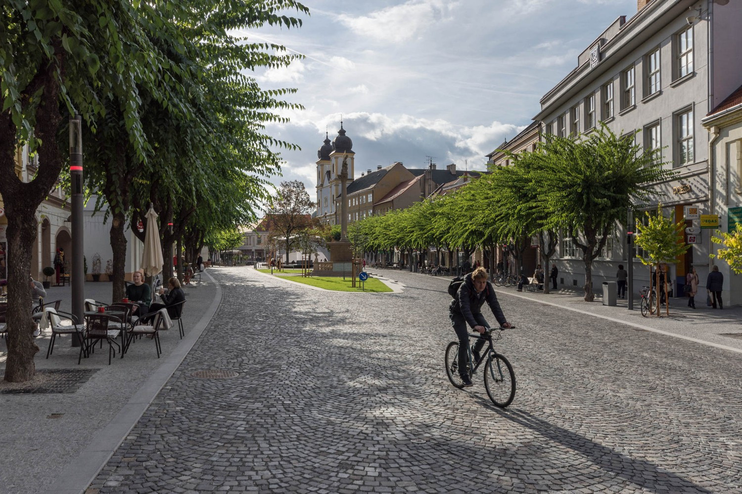 Rekonstrukce Mierového námestia, Atelier RAW