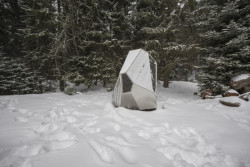 Útulna Kømen v Krkonoších – Dalibor Hlaváček, Martin Čeněk, Julie Kopecká, & tým studentů FA ČVUT