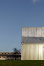 White Shed - zemědělské dílny Opatov, Atelier 111 architekti/ Veronika Indrová, Jiří Weinzettl