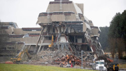 Budova od Paula Rudolpha během demoličních prací v olovině ledna 2021.