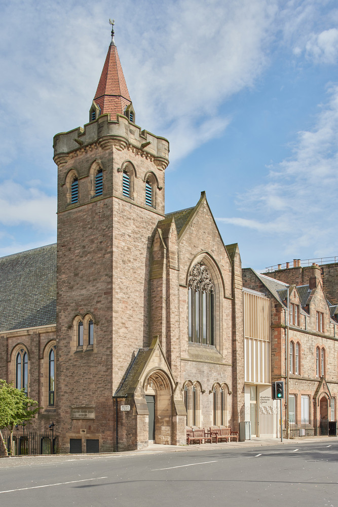 Greyfriars Charteris Center v Edinburghu od studia Konishi Gaffney Architects