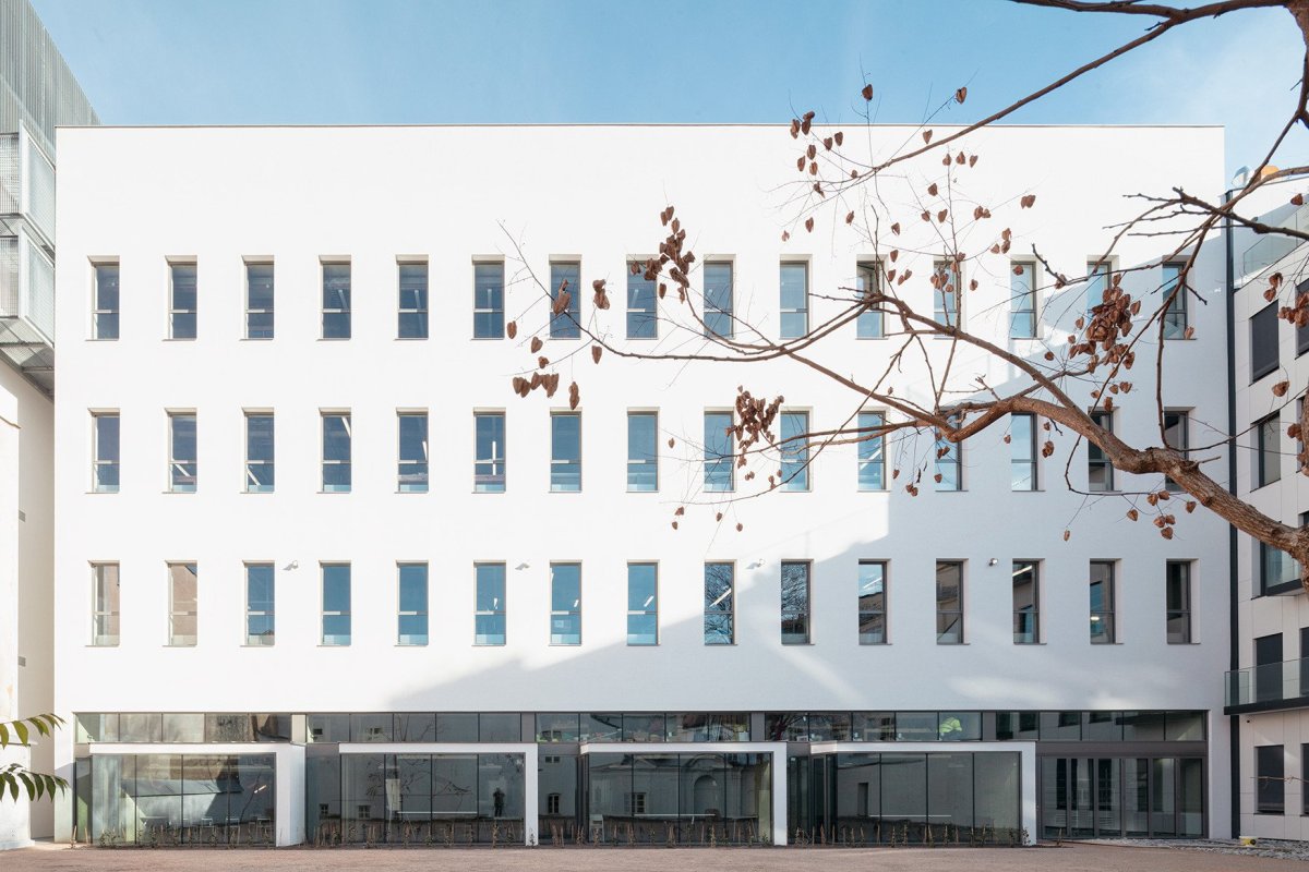 Nové technologické centrum UMPRUM s osvětlením značky Zumtobel