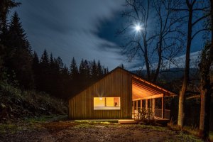 Pařezová chaloupka v Orlických horách od molo architekti