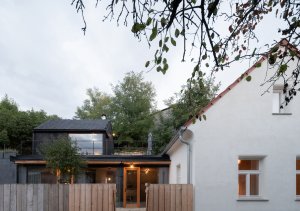 Víkendový dům v Bukovanech od studia SENAA architekti