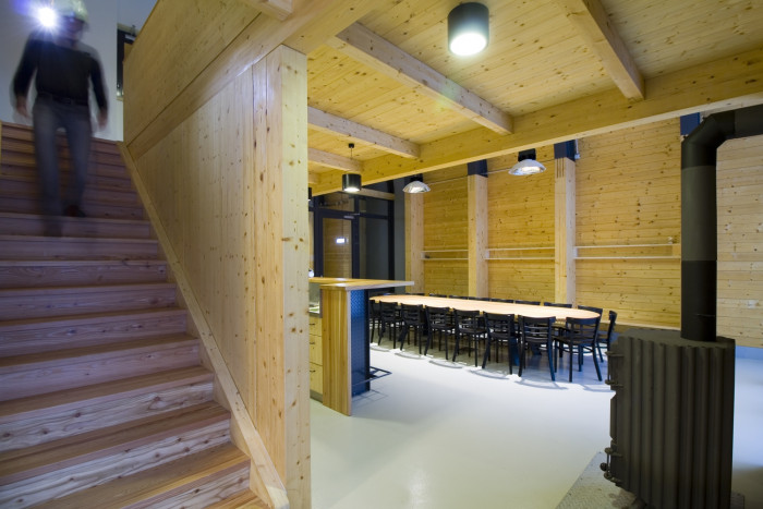 Hasičská zbrojnice Krásná Studánka, Vojtěch Šrut