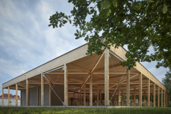 Restaurace v Českých Budějovicích od atelieru 111 architekti