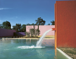 Fontána Fuente de los Amantes v  Los Clubes od Luise Barragána