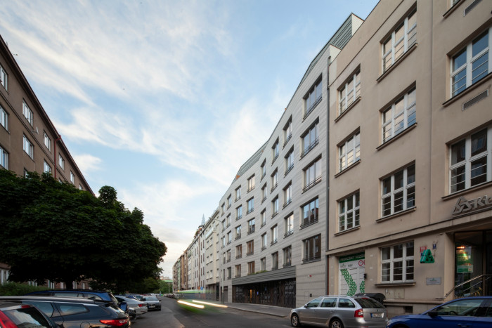 Bytový dům Sámova, Znamení čtyř - architekti