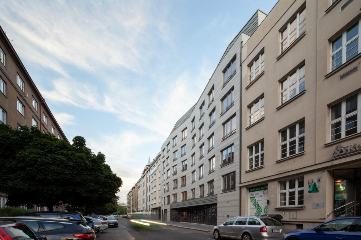 Bytový dům Sámova, Znamení čtyř - architekti