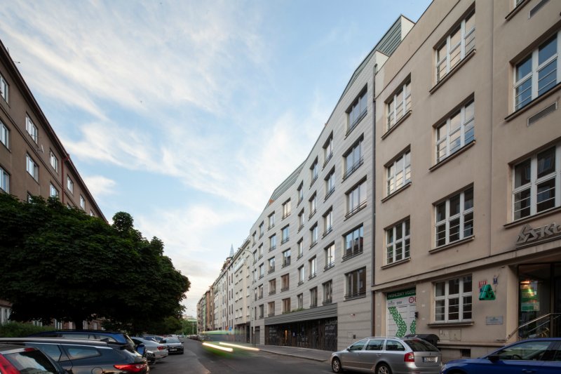 Bytový dům Sámova, Znamení čtyř - architekti