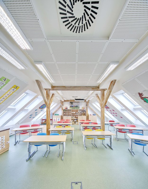 Akustické řešení Rigips v učebnách a školkách (na obrázku ZŠ Jankov)