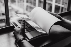 JANOŠÍK vydává publikaci Princip okna