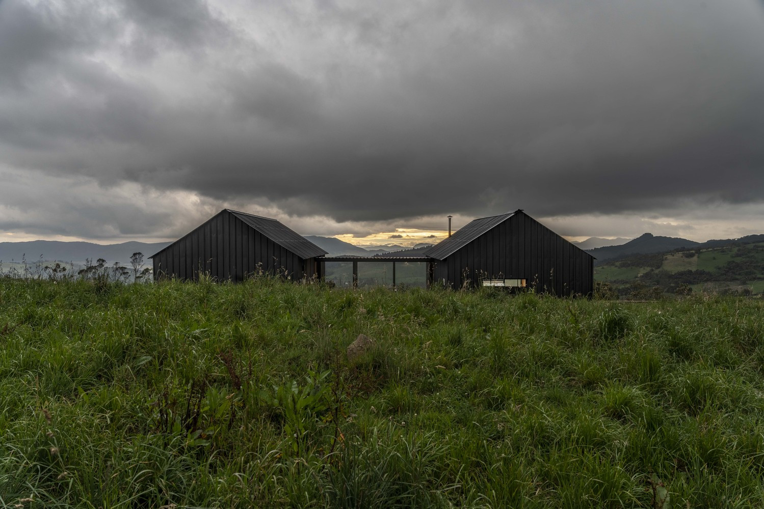 Modulární dvojdům od architekta jménem Rubén Gómez Gañán v Kolumbii