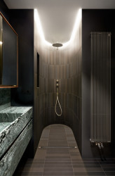 Byt s tajnou koupelnou, Markéta Bromová, Lenka Míková