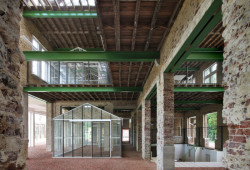 S projektem rekonstrukce psychiatrické kliniky v belgickém městě Melle studio architecten de vylder vinck taillieu postoupilo mezi finalisty Ceny Evropské unie za současnou architekturu Mies van der Rohe Award.