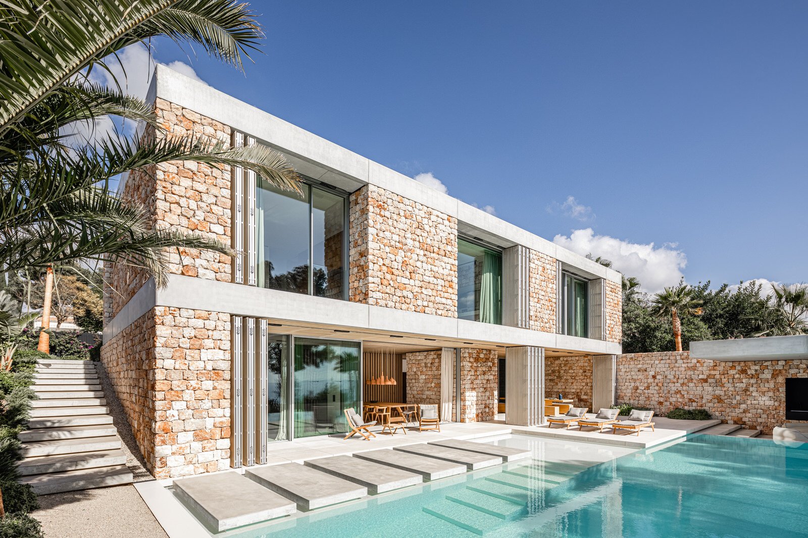 Villa na Mallorce od ateliéru Beef Architekti