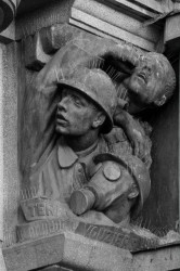 Zdeněk Lukeš: První jarní psí vycházka, Legiobanka, detail