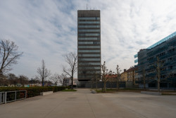 Mrakodrap Strojimsport na Vinohradech
 Podniku zahraničního obchodu Strojimport na Vinohradech. Tento mrakodrap z konce