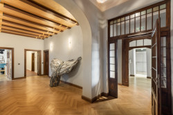 Rekonstrukce vily Heike; Christof Schubert Architekten: Po rekonstrukci ve vile vznikly výstavní prostory a ateliéry