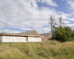 Škola ve francouzském Josnes od studia FAUN