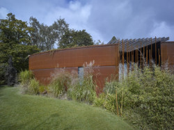 Daniela Polubědovová, Rodinný dům Srdce