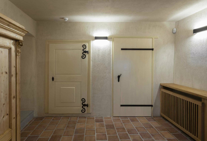 Úprava bývalé fary ve Chvalšinách na zařízení pro  pobyty osob s poruchami autistického spektra, vstupní předsíň, 4DS