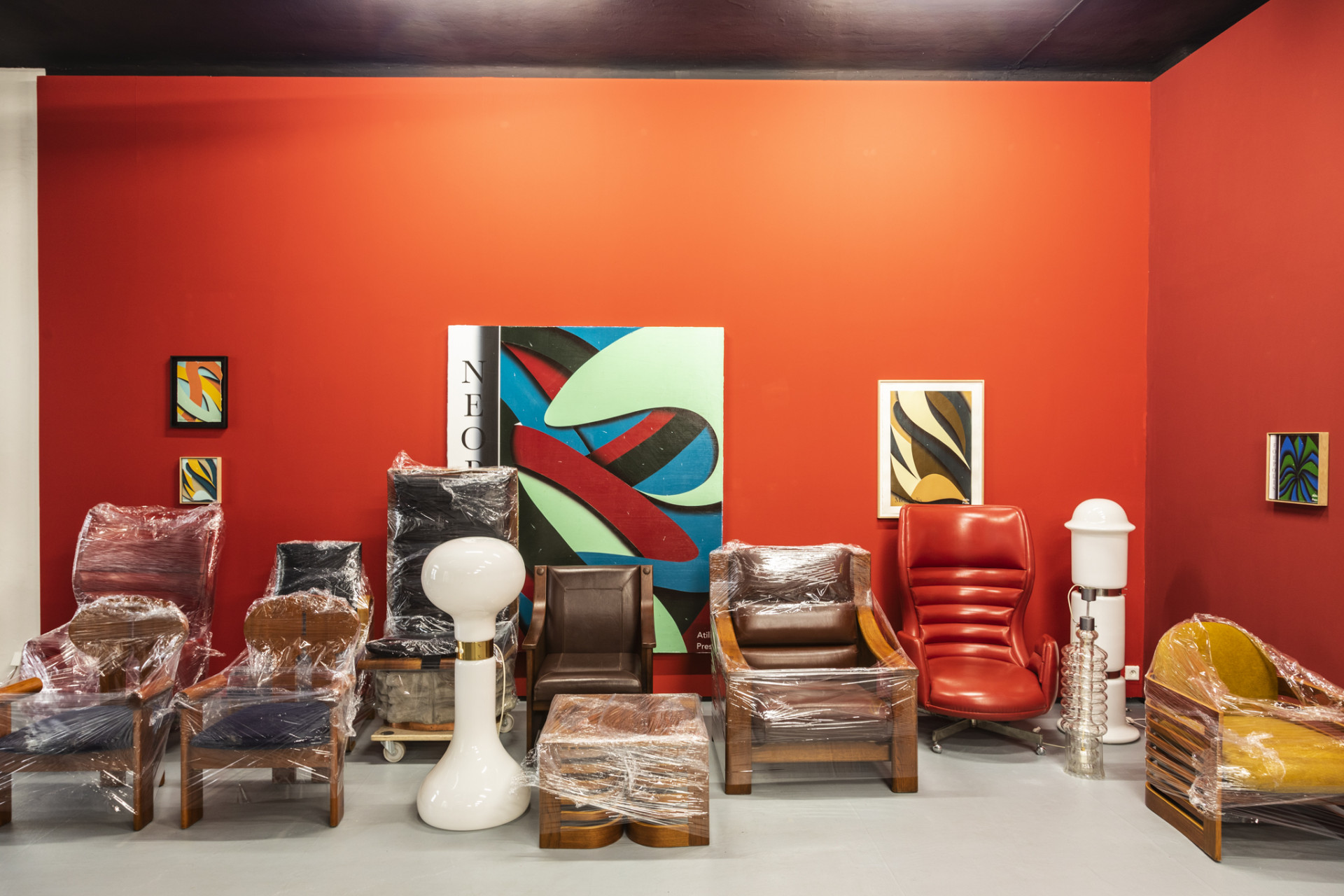 Obchod s užitým uměním NANOVO sestavil kolekci z originálních kusů nábytku ze 70. a 80. let.