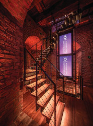 architekti chmelík & partneři, dostavba pokladny a rekonstrukce Bílé věže v Hradci Králové, interiér věže, 7.NP, foto