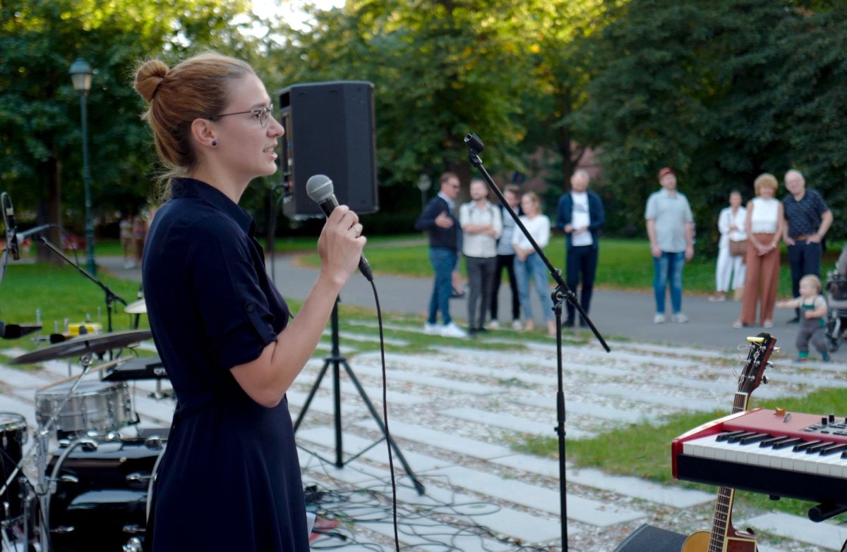 Veronika Hanzlíková ze Spolku architektury města vyhlašuje cenu