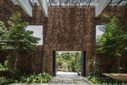 Wall house ve Vietnamu od studia CTA | Creative Architects z Ho Chi Minh City