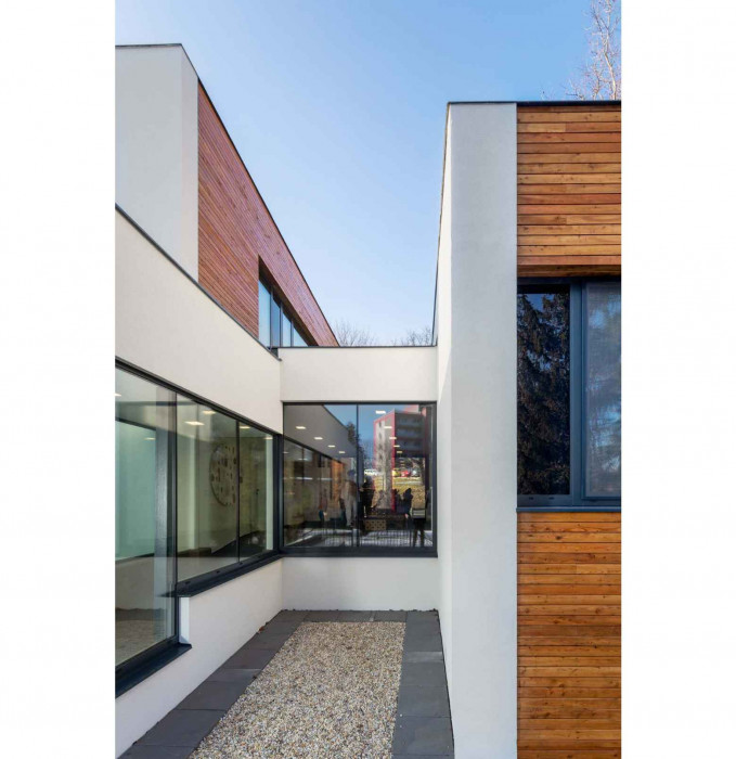 Rekonstrukce fasády MŠ Ignáce Šustaly v Kopřivnici od Kamil Mrva Architects