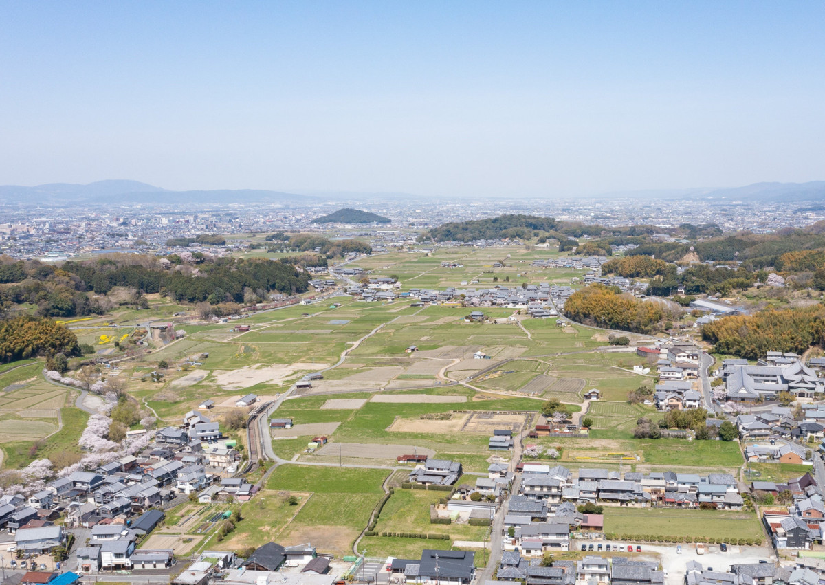 Zapsáno do UNESCO: Palác Asuka (v popředí) a palác Fudžiwara (v pozadí) v Japonsku