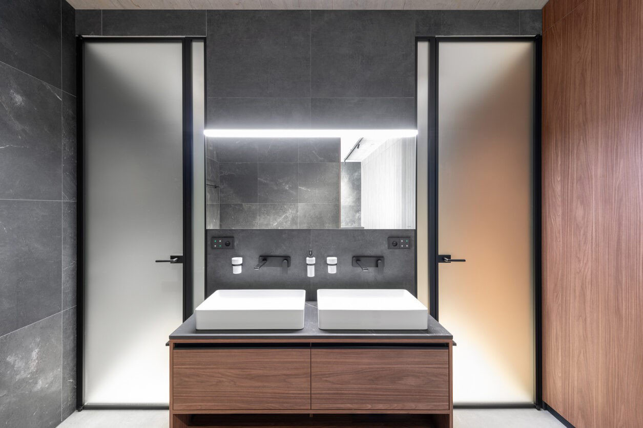 Koupelna - dveře IDEA v zárubni GARDE 