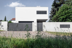 Vila v Petrovicích, Labor 13