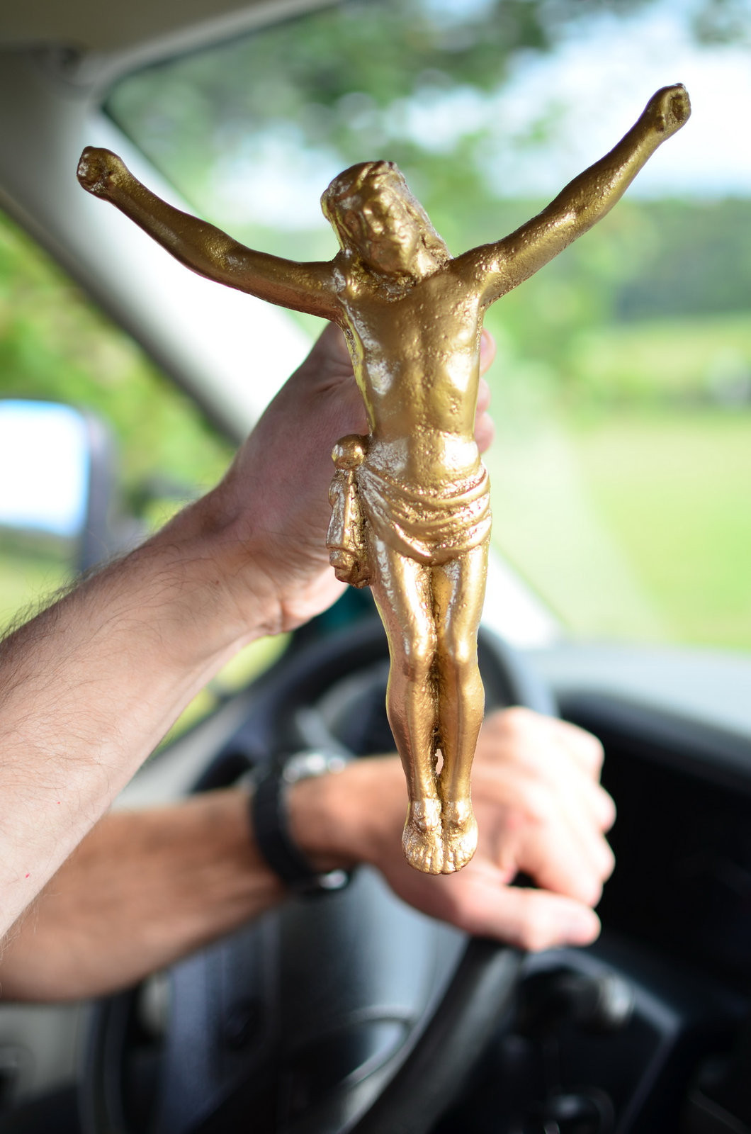 Corpus Cristi, postava Ježíše získaná od zdejšíhoo faráře (Josef Čančík; Wichterkreuz – návrat zmizelého)