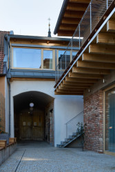 V podkroví je nový byt a nájemní jednotka - "terapeutovna"