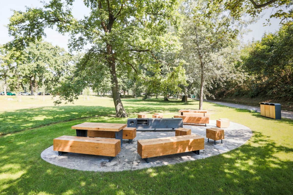 Pilotní projekt piknikových míst v pražské Stromovce, Land 05 / Martina Forejtová