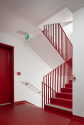 Bytový dům s dostupnými nájemními byty Bratislavská 51 v Brně, CL3: Shora osvětluje schodiště světlík.