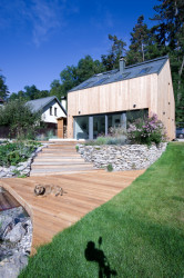 Proměna chaty v rodinný dům od studia Prajaga v Praze