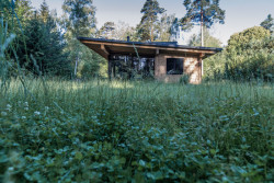 Roubený rodinný dům, monom