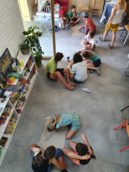 Barbora Černohorská a Zuzana Brychtová - Obývák vesnice