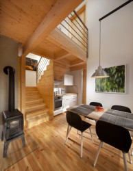 Majo architekti navrhli drobný rekreační objekt v jihočeském Senotíně