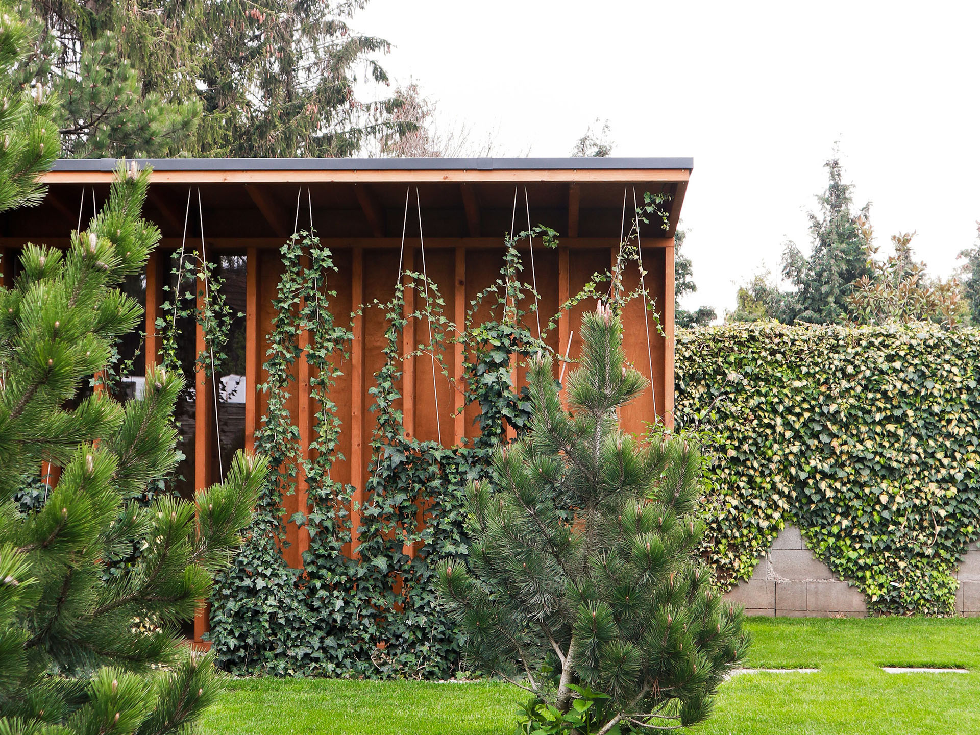 Moderní novostavba respektuje dávnou podstatu rituálu, ale nabízí pohodlné zázemí pro tělesnou i duševní pohodu rodiny.