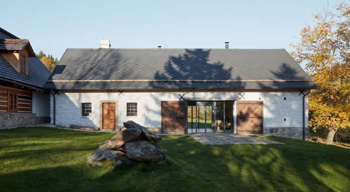 Lenka Míková, rekonstrukce usedlosti v Jižních Čechách