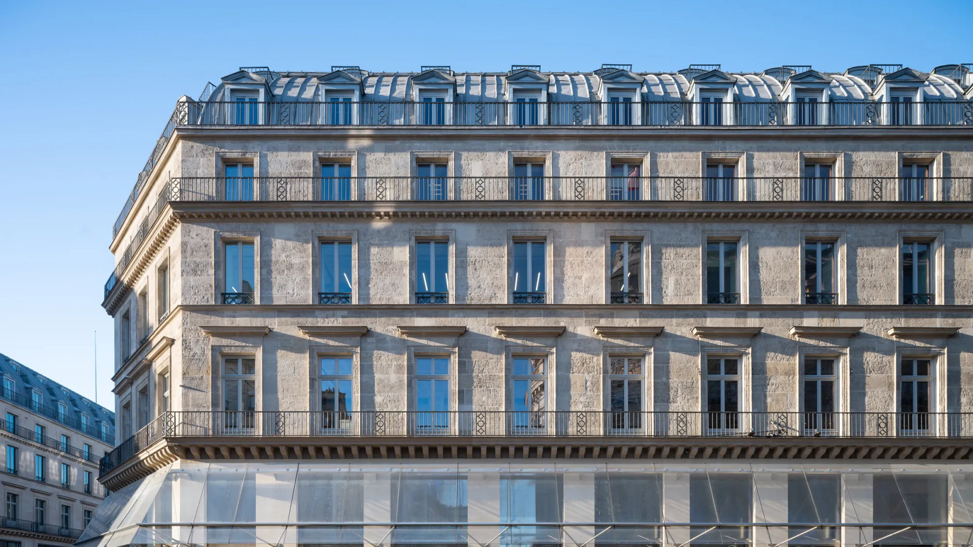 Fondation Cartier Pour l'Art Contemporain od Jeana Nouvela