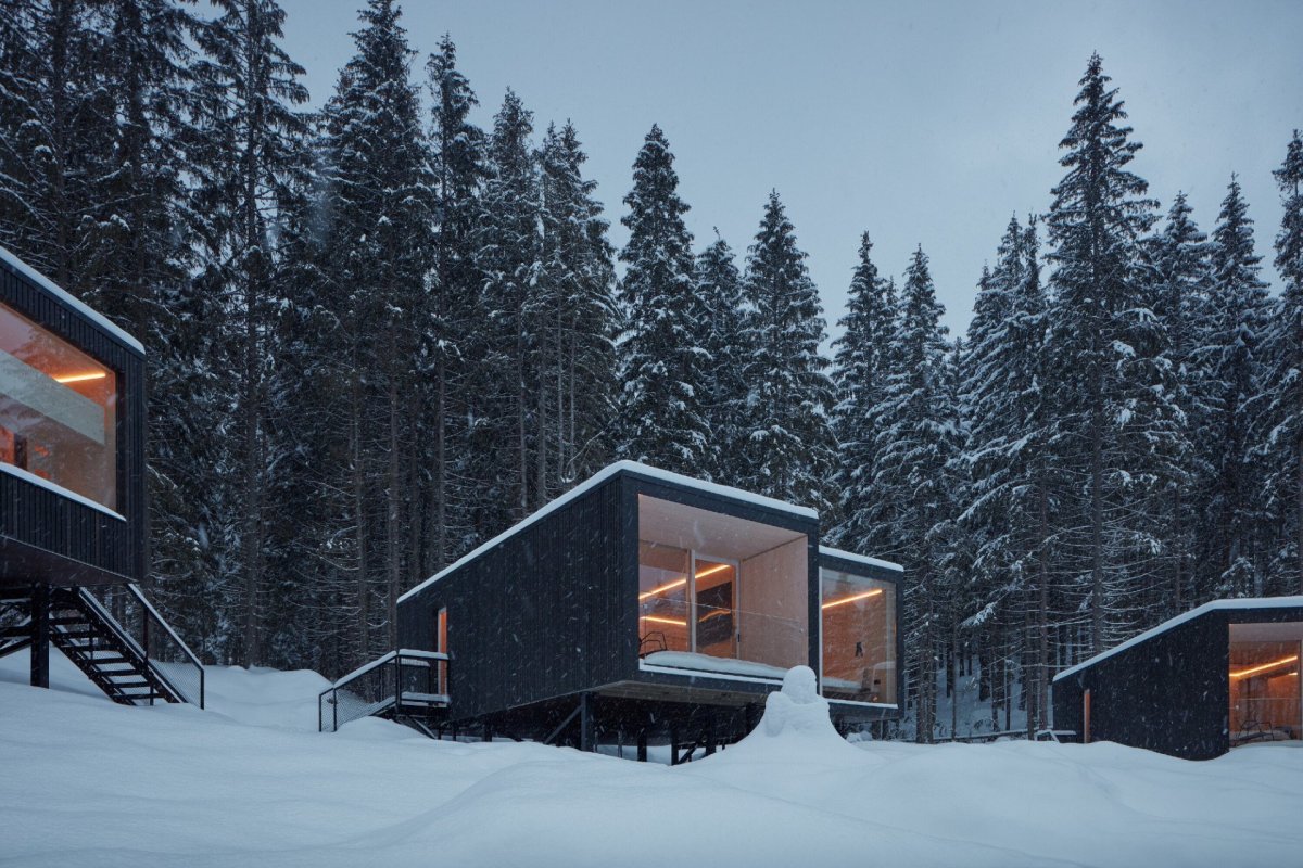 Sheltre pre hotel Bjornson, Ark-shelter / Michiel De Backer, Viktor Mikovčák, Martin Mikovčák