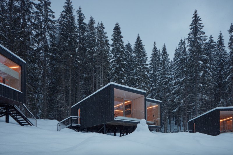 Sheltre pre hotel Bjornson, Ark-shelter / Michiel De Backer, Viktor Mikovčák, Martin Mikovčák